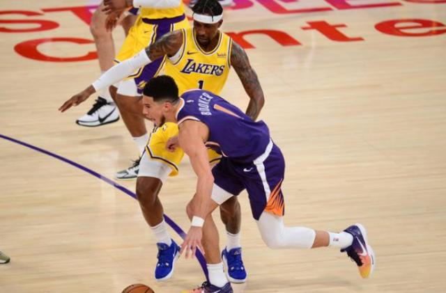 乐鱼体育首页-G2波普继续担纲攻防重任：球队很需要我有所贡献