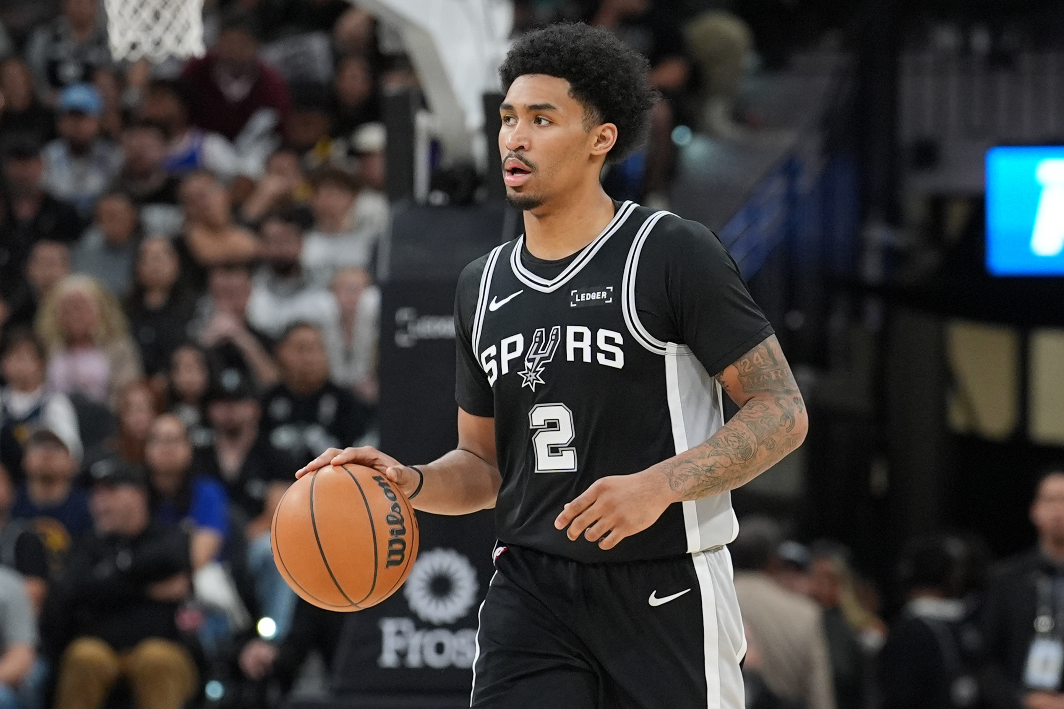 乐鱼体育首页-米奇：哈珀目前的状态为每日观察 他右腿肌肉挫伤&amp;没有长期隐患